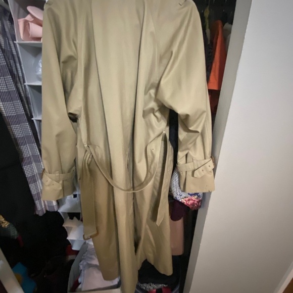 Vintage Burberry tan color size L - Picture 3 of 8